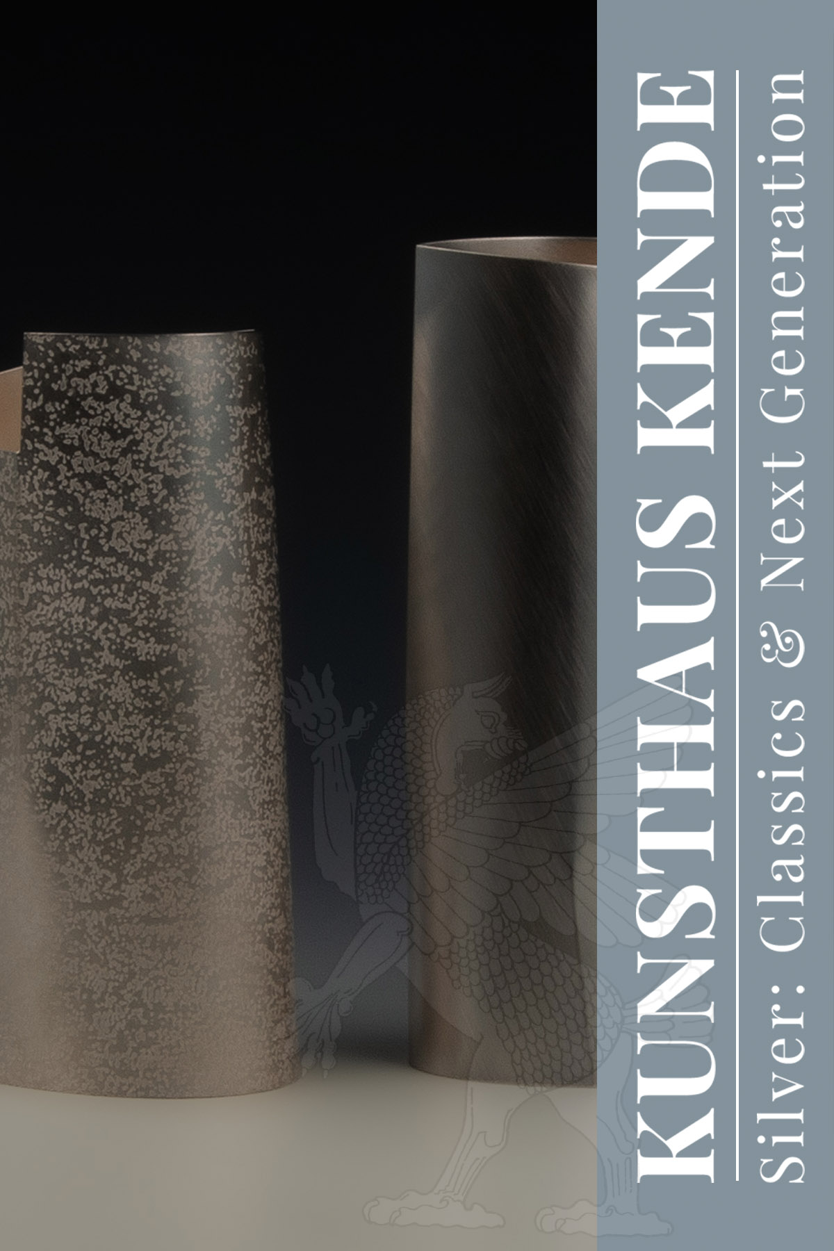 Modernes Vasenpaar aus 925 Sterling Silber in Frontansicht mit glänzender Oberfläche und zeitlosem Design