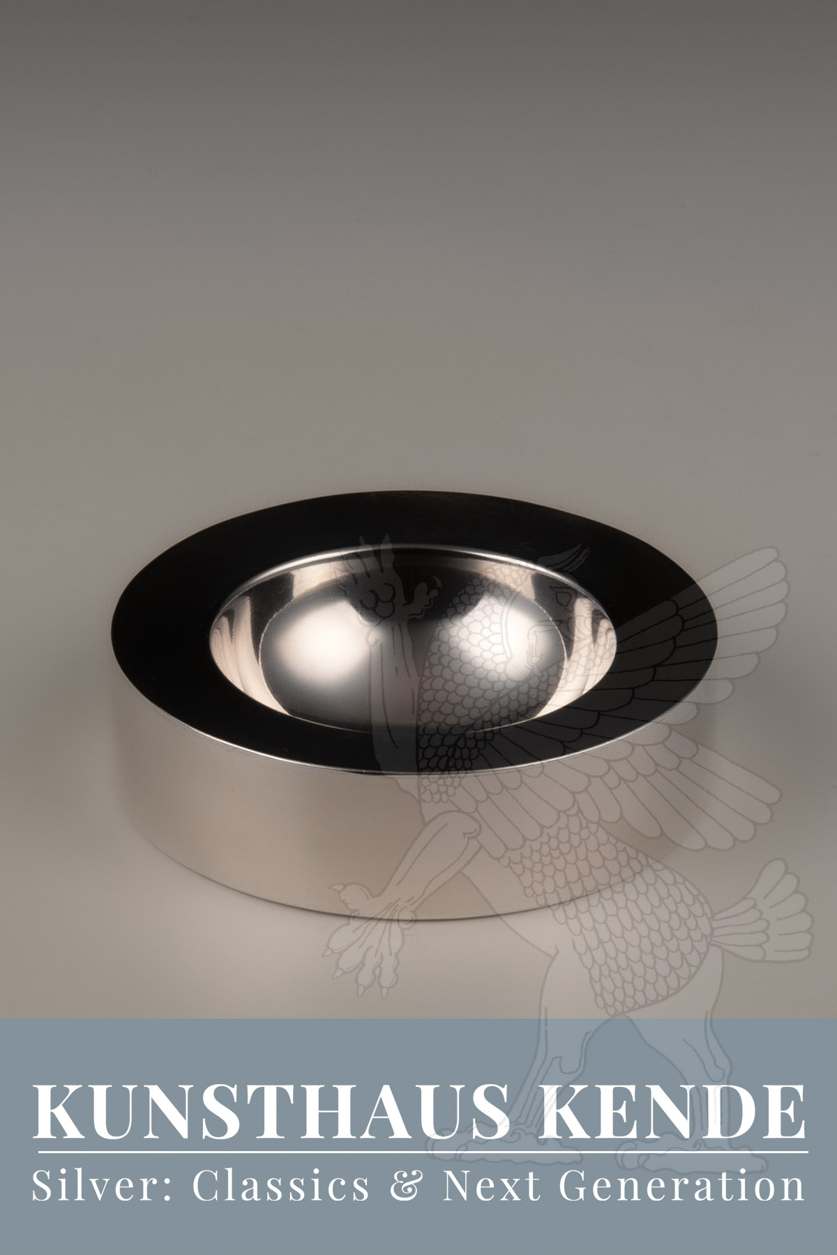 Salzschale aus Sterling Silber von Andreas Moritz als Teil einer stilvollen Tischkultur, angeboten von Kunsthaus Kende